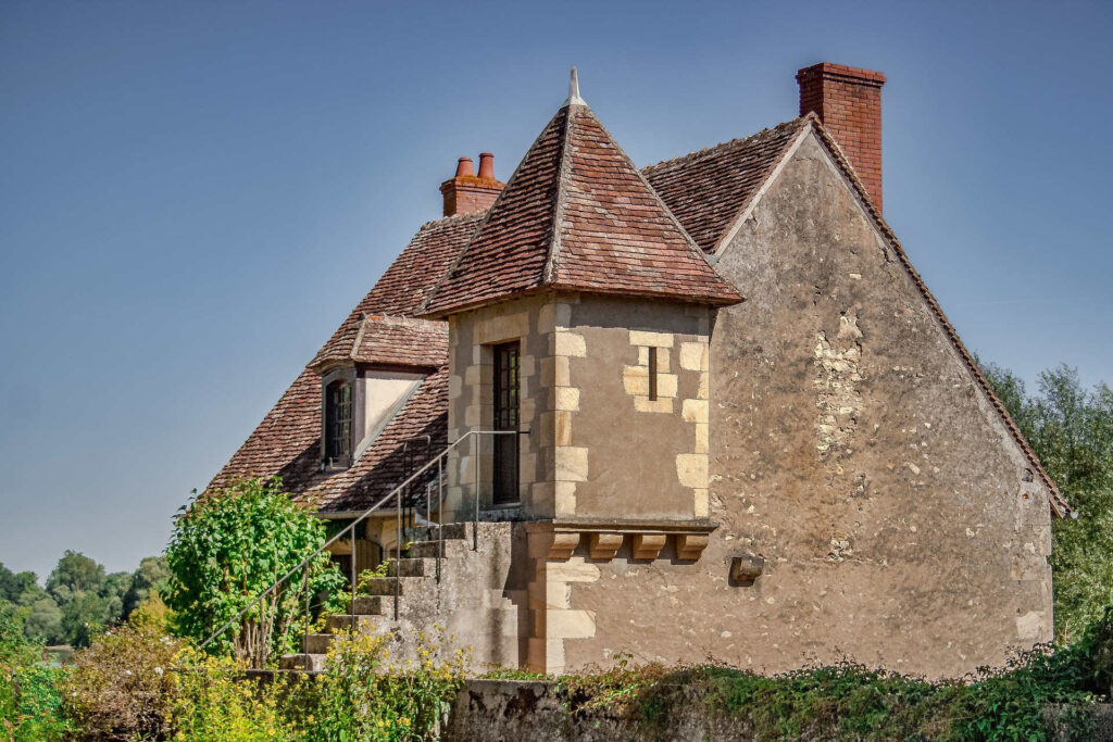Maison rurale à Apremont, dans l'Allier.