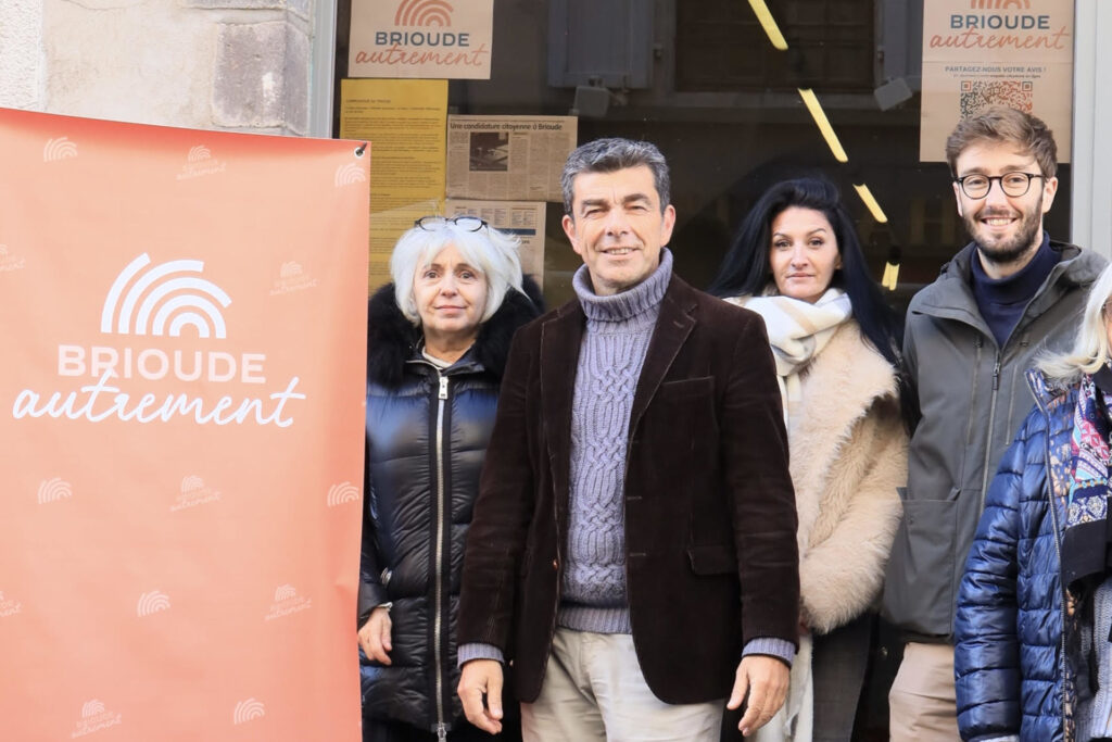 Christophe Bedrossian et les membres de la liste Brioude Autrement