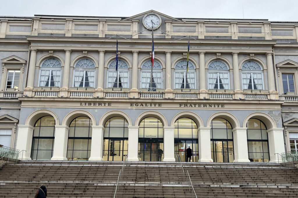 Façade de la mairie de Saint-Étienne.