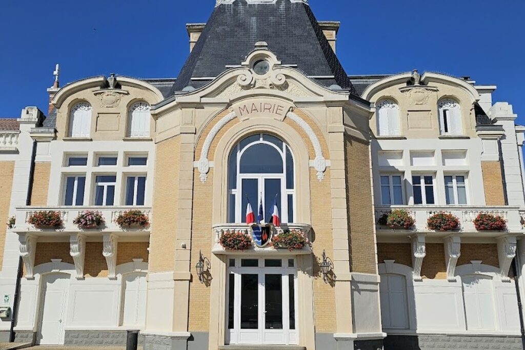 Fronton de la mairie de Saint-Yorre.