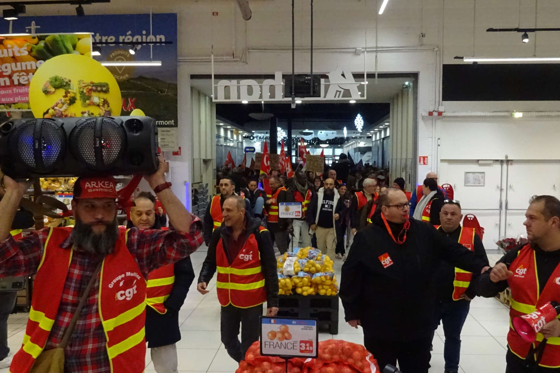 Le 15 novembre 2024, plus de 300 personnes manifestaient dans le magasin Auchan de Croix-de-Neyrat contre la fermeture du magasin. En France, Auchan prévoit la suppression de 2 389 emplois et la suppression de 10 points de vente.
