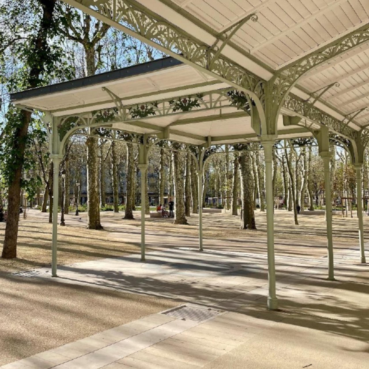 Galerie du parc des Sources de Vichy.