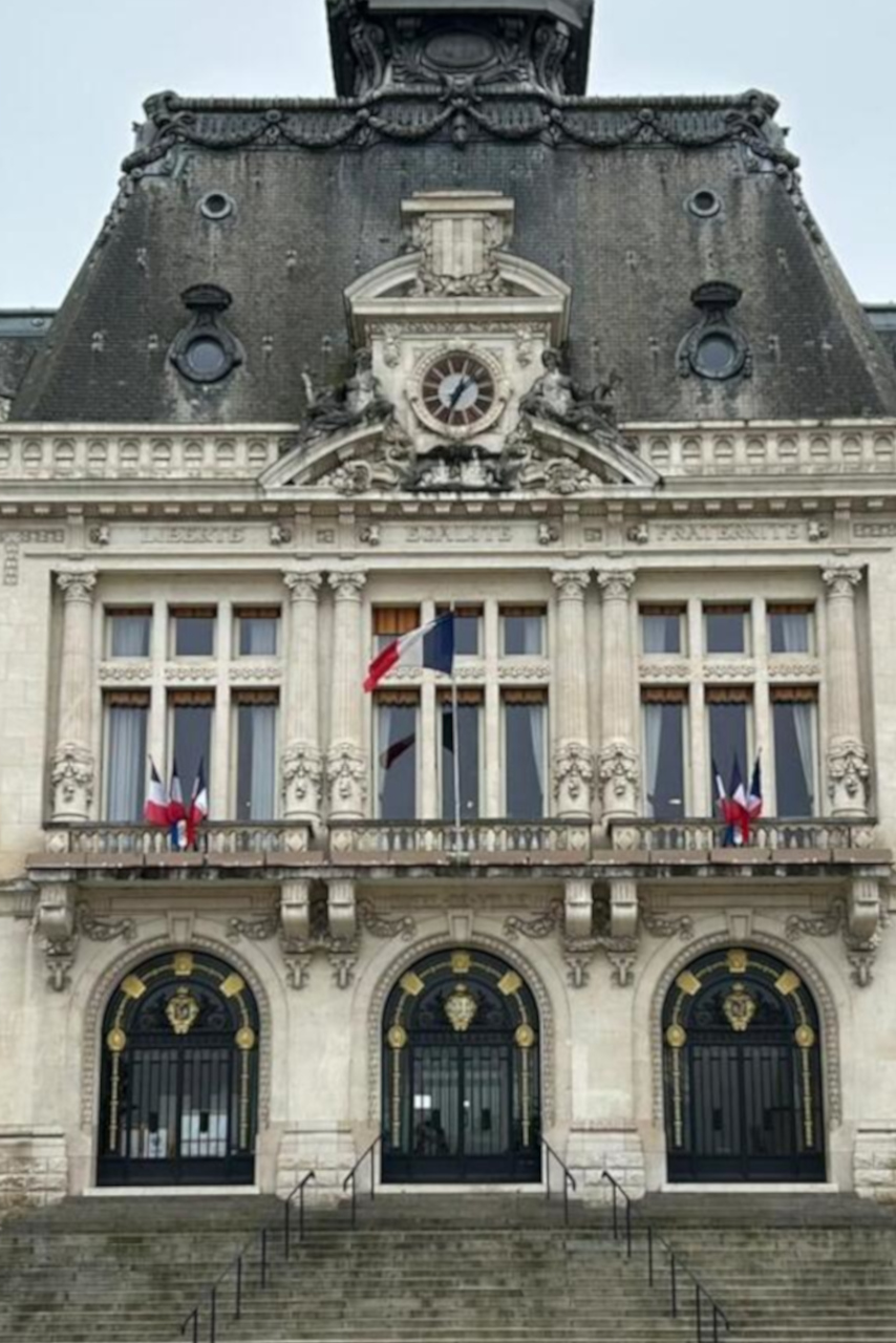 L'Hôtel de Ville de Vichy, futur théâtre de la bataille électorale pour les municipales de 2026.
