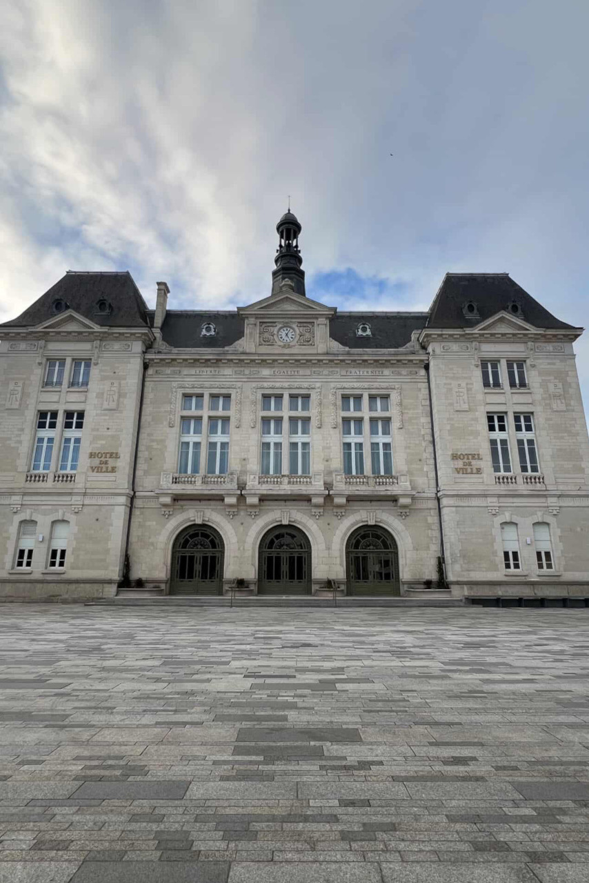Mairie de Montluçon.