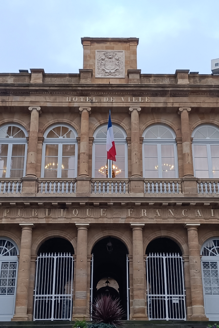 Façade de la mairie de Moulins.